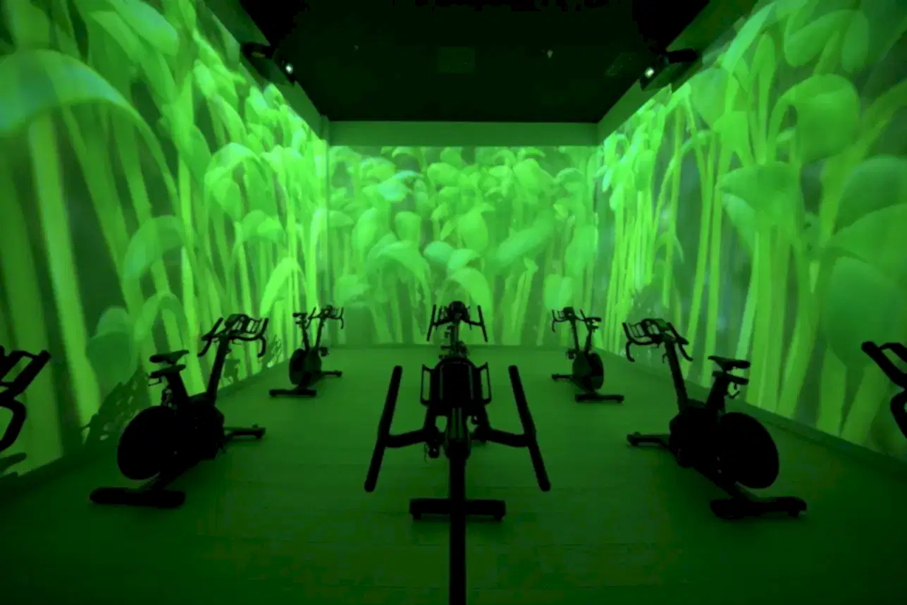 Bursa ParkOra spor salonu – grup dersleri, zumba ve spinning için kullanılan studio alanı