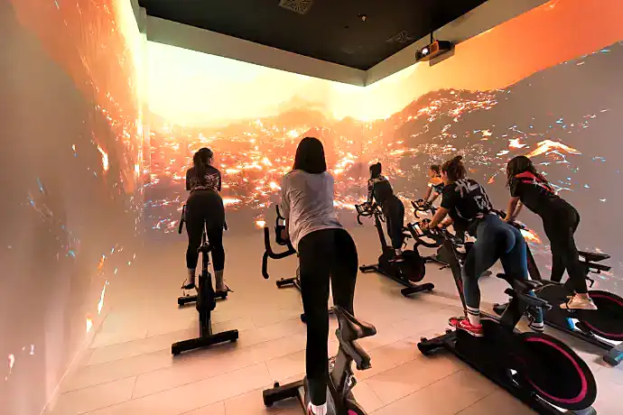 Bursa spinning grup dersi ve salon bisikleti antrenmanı - Hyperion