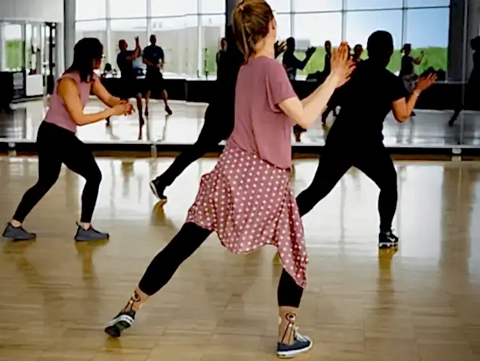 Bursa zumba dans dersi ve yüksek tempolu kardiyo - Hyperion